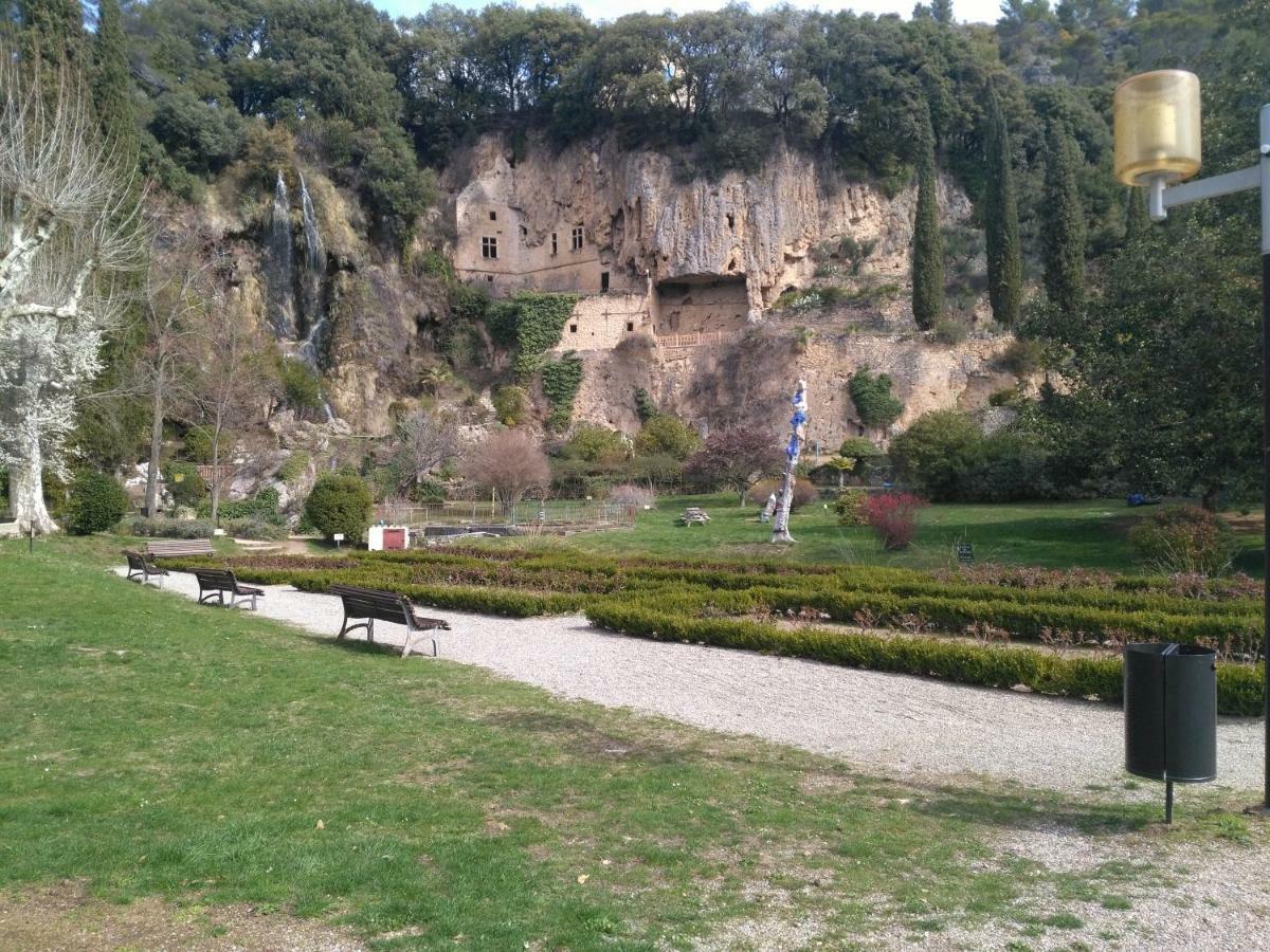 La Mansardiere Villecroze Luaran gambar